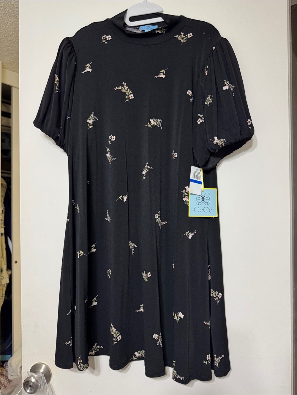 CeCe Black Mini Floral Pleated-Sleeve Dress